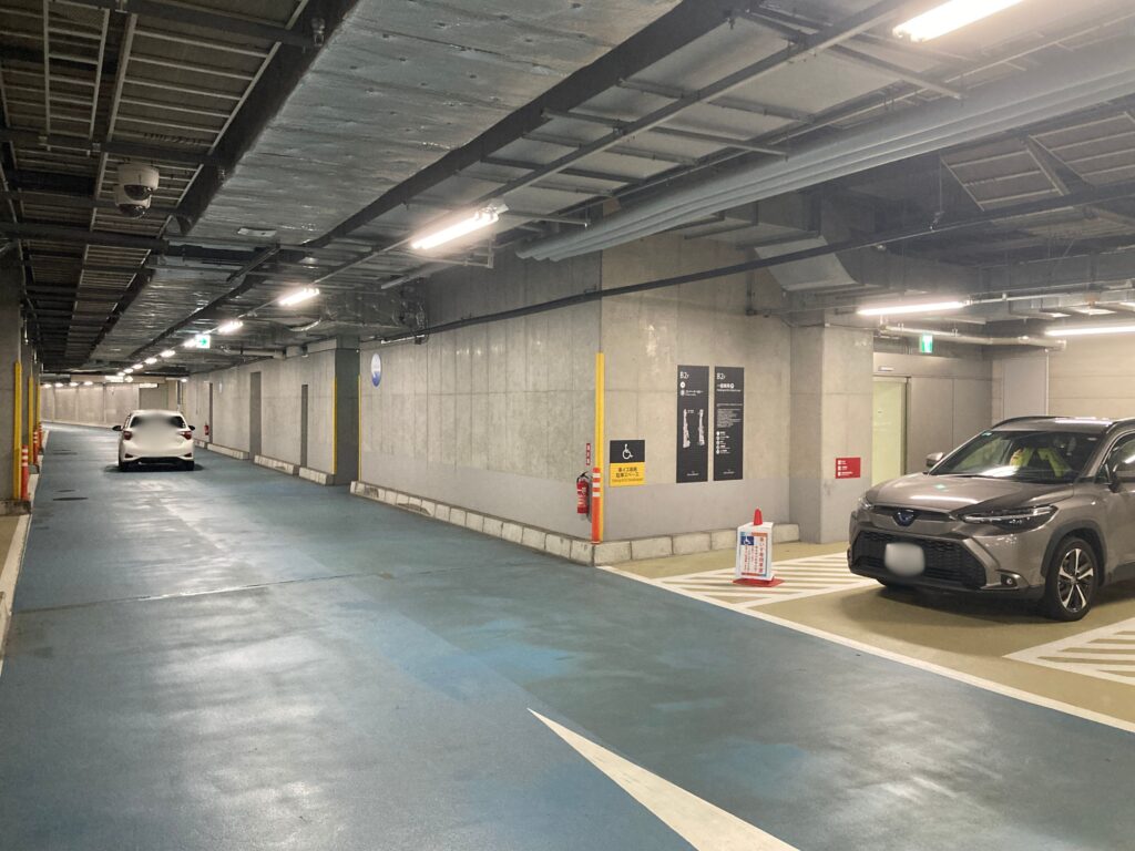 八重洲 駐 車場